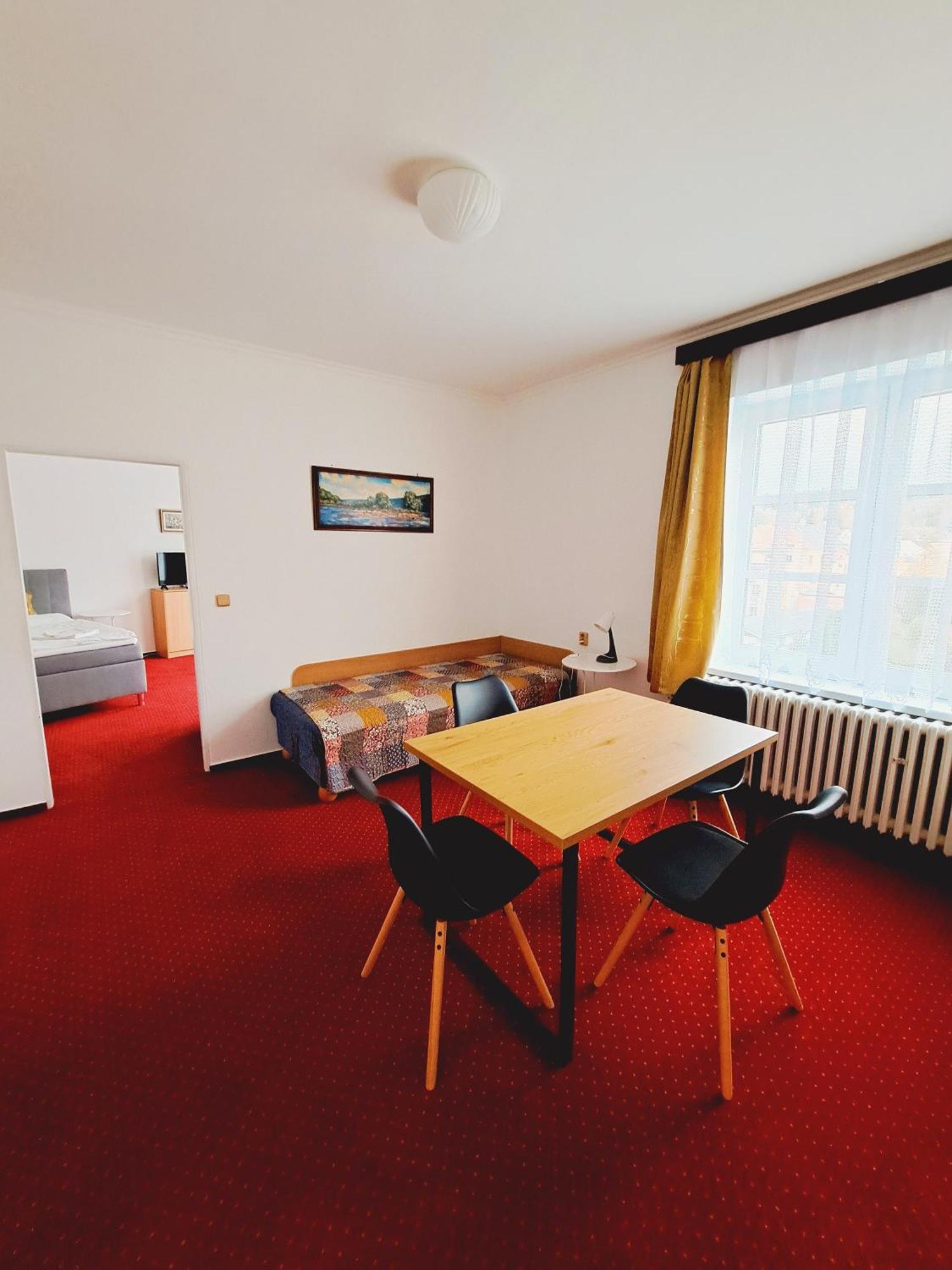Hotel Grand Tanvald Buitenkant foto