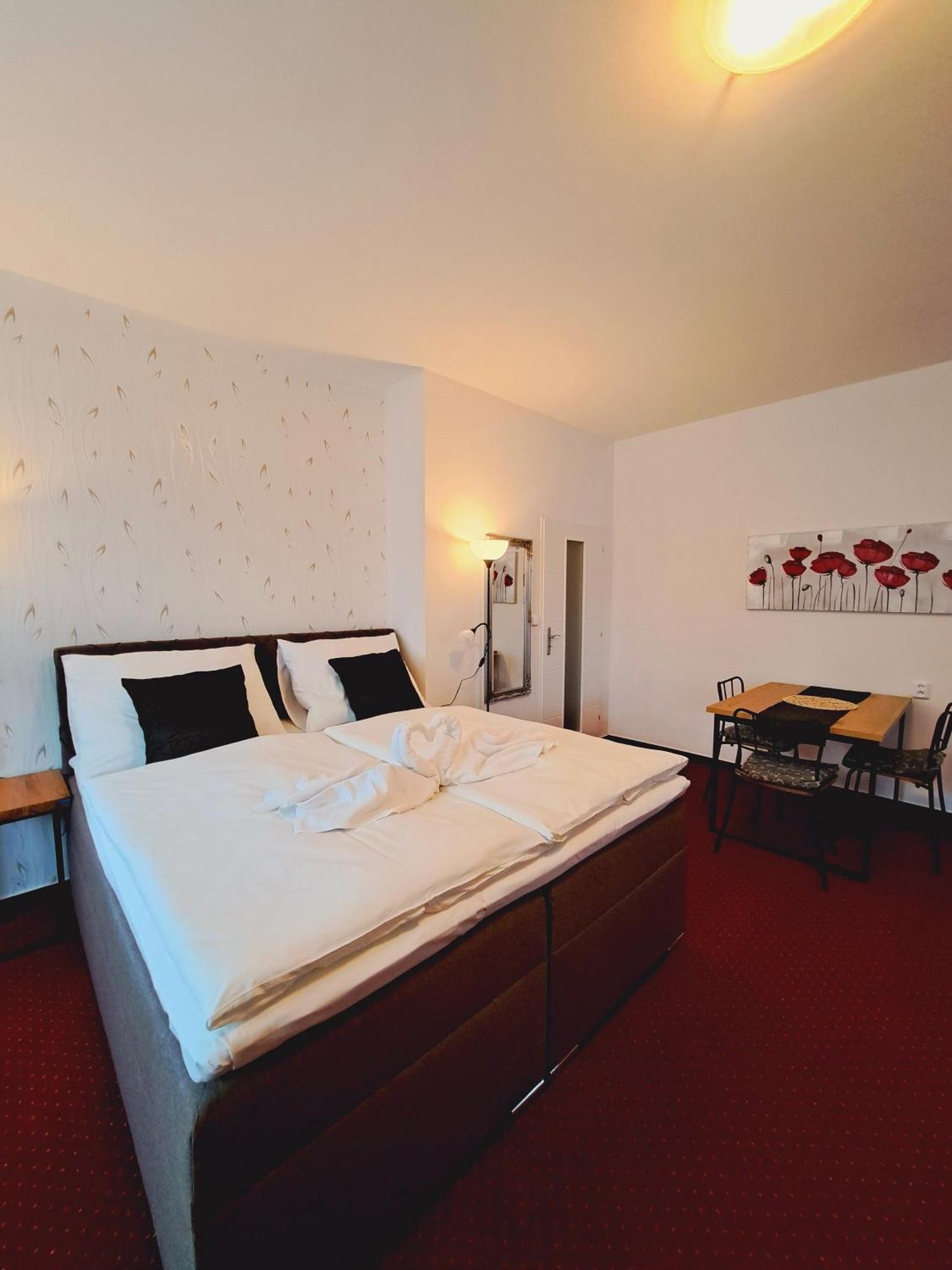 Hotel Grand Tanvald Buitenkant foto