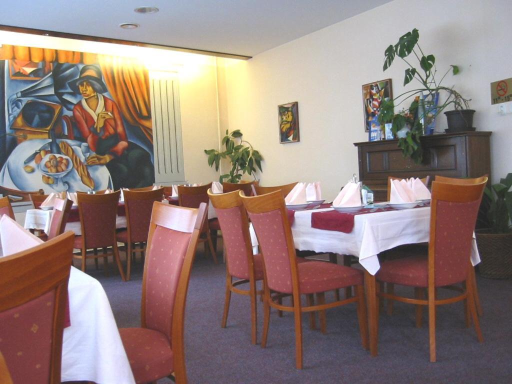Hotel Grand Tanvald Buitenkant foto