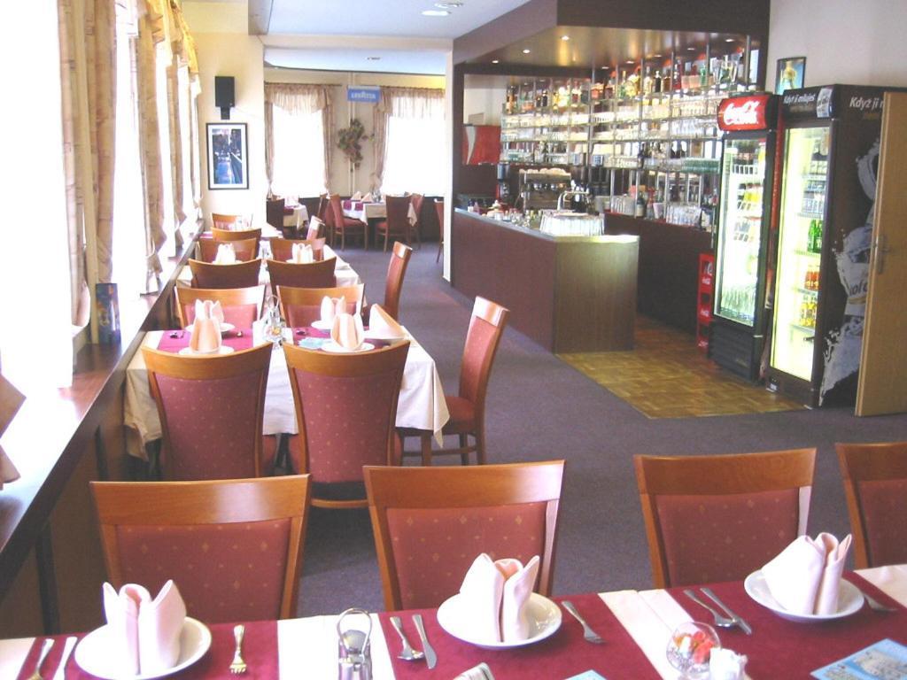 Hotel Grand Tanvald Buitenkant foto