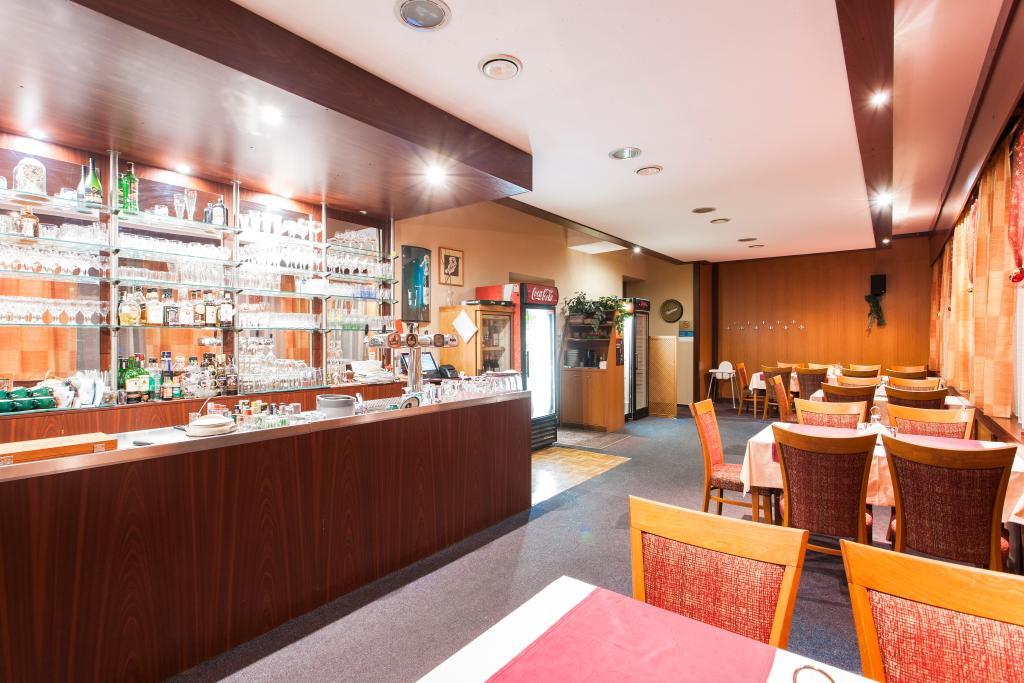 Hotel Grand Tanvald Buitenkant foto